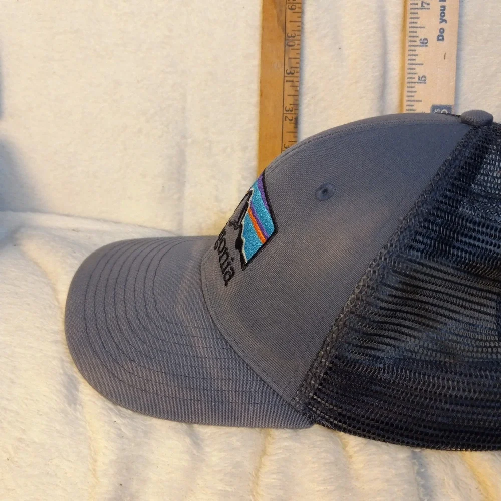 Patagonia Trucker Hat Gray Snapback Mesh grey P6 Logo Cap Adult OSFA USED